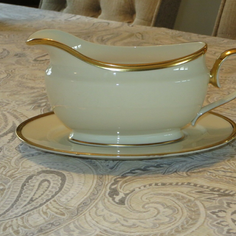 LENOX ETERNAL GRAVY BOAT & UNDER PLATE